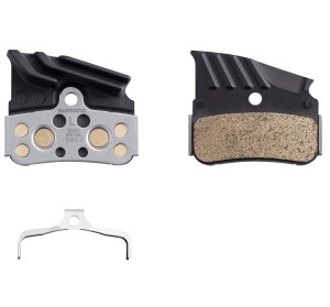 Klocki rowerowe hamulcowe Shimano N04C XTR czterotłoczkowy metaliczne z radiatorem 